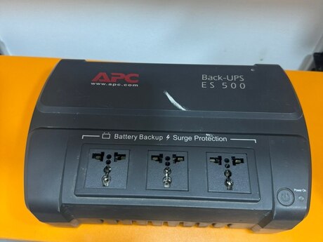 UPS APC back-ups es 500