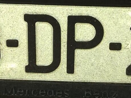 Avtomobil qeydiyyat nişanı - 10-DP-220 Avtomobil qeydiyyat nişanı - 10-DP-220
