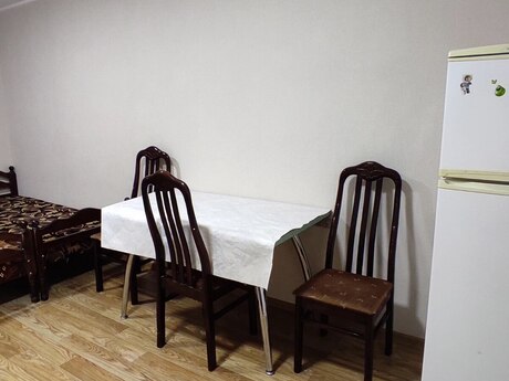 Qara Qarayevdə 1 otaqlı köhnə tikili mənzil kirayə verilir, 32 m², 350 AZN/ay, şəkil 2 / 7