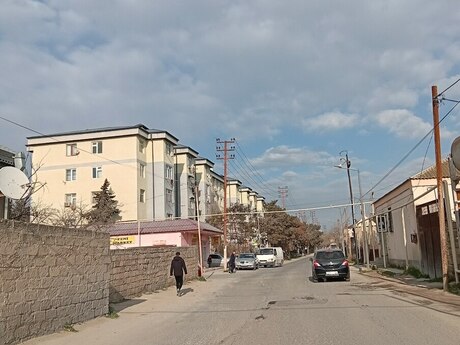 8 otaq · 300 m² · 1/1 mərtəbə, Binə