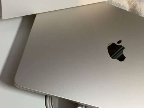Apple Macbook Air 13'ich M5 16/512GB
