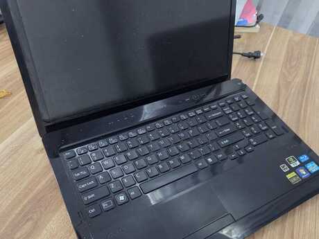 Sony Vaio VPC-F215FX