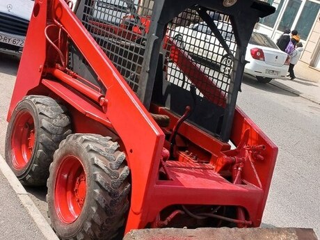 Bobcat, 2000 il Bobcat, 2000 il