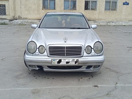 Mercedes E 230, 1995 il