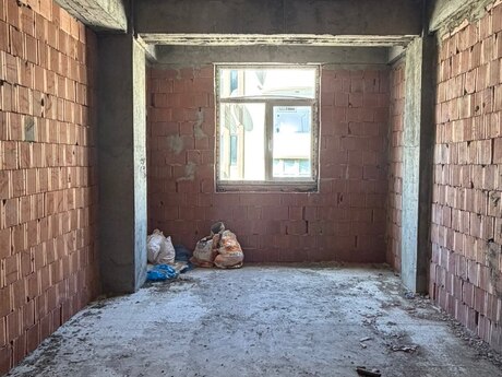 Qurtuluş 93 kompleksində 2 otaqlı yeni tikili mənzil satılır, 75 m², 82 500 AZN, şəkil 3 / 5