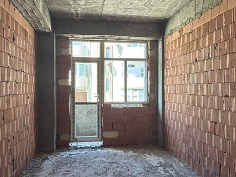 Qurtuluş 93 kompleksində 2 otaqlı yeni tikili mənzil satılır, 75 m², 82 500 AZN, şəkil 2 / 5