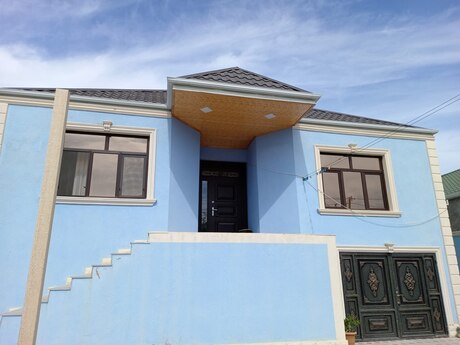 4 rooms · 140 m²