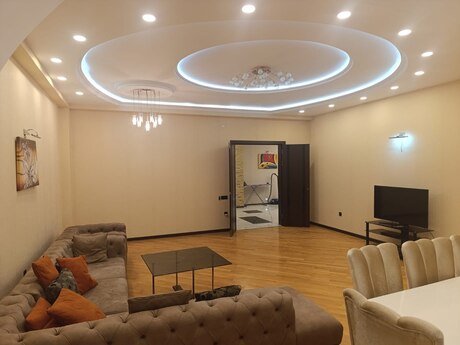 28 Mayda 3 otaqlı yeni tikili mənzil satılır, 160 m², 420 000 AZN, şəkil 3 / 12