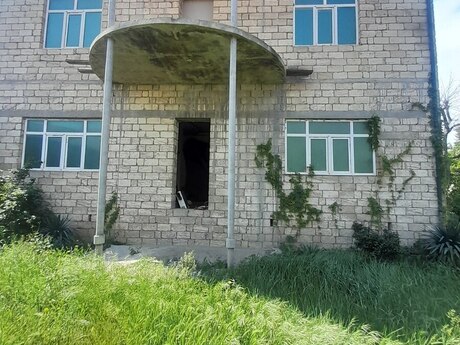Sulutəpədə 5 otaqlı həyət evi satılır, 300 m², 145 000 AZN, şəkil 2 / 12