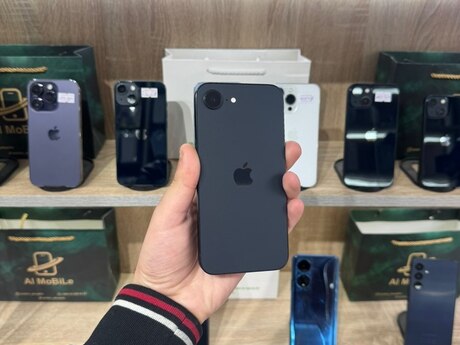 Apple iPhone 16e Black 128GB/8GB