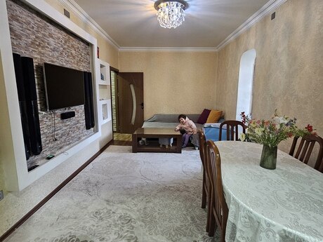 Dərnəgüldə 2 otaqlı köhnə tikili mənzil satılır, 55 m², 154 000 AZN, şəkil 2 / 12