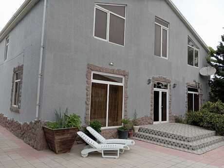 8 otaq · 400 m²