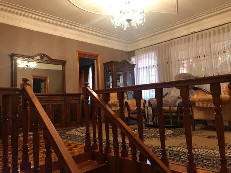Gənclikdə 5 otaqlı həyət evi satılır, 200 m², 695 000 AZN, şəkil 2 / 12