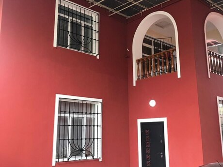 5 otaq · 200 m² · 2/2 mərtəbə, Məmməd Araz küç.