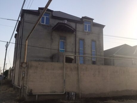5 otaq · 200 m²