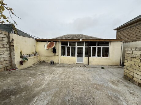 4 rooms · 250 m²