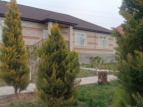 Bağ evi kirayə verilir, İsmayıllı r. Bağ evi kirayə verilir, İsmayıllı r.