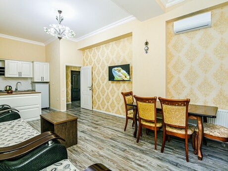 2-otaqlı yeni tikili kirayə verilir, 28 May m., 120 m²