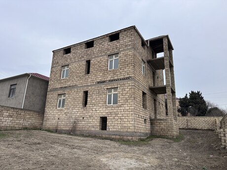 6 otaq · 260 m²