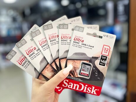 SanDisk Ultra SDHC UHS-I Card SanDisk Ultra SDHC UHS-I Card