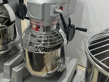 Planet mikser 10L