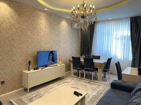 2-otaqlı yeni tikili kirayə verilir, Gəncə ş., 70 m²