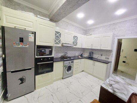 2-otaqlı yeni tikili, Sumqayıt ş., 76 m² 2-otaqlı yeni tikili, Sumqayıt ş., 76 m²