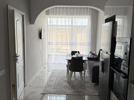 3 rooms · 140 m² · floor 1/1, Pirşağı
