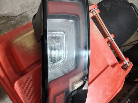 Land Rover RR Evoque arxa  sol stop