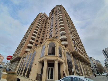 2 otaq · 70 m² · 9/20 mərtəbə, 28 May