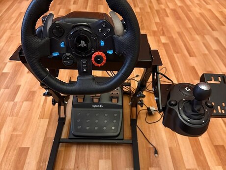 Oyun sükanı Logitech Oyun sükanı Logitech