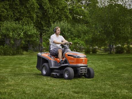 Otbiçən traktor Husqvarna TC 114