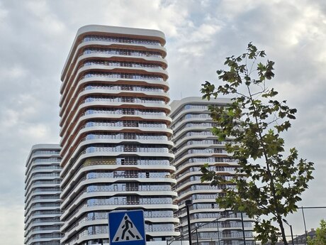 Ağ şəhərdə 3 otaqlı yeni tikili mənzil satılır, 180 m², 790 000 AZN, şəkil 2 / 12