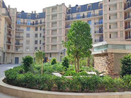 Ağ şəhərdə 4 otaqlı yeni tikili mənzil satılır, 215 m², 855 000 AZN, şəkil 2 / 12