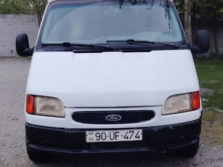 Ford Transit, 2000 il