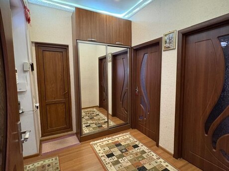 2 otaq · 70 m² · 3/3 mərtəbə, 28 May