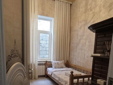 Qalada 7 otaqlı həyət evi satılır, 200 m², 90 000 AZN, şəkil 5 / 8