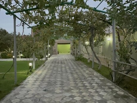 Görədildə 12 otaqlı həyət evi satılır, 460 m², 579 999 AZN, şəkil 2 / 12