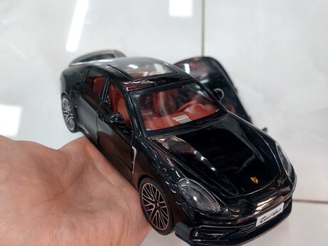 Porsche Panamera Turbo S(1/24)