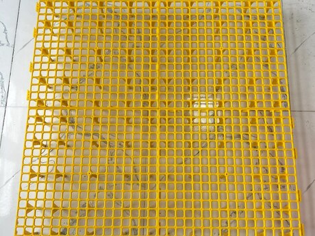 Toyuq Altı Plastik Setka 50x50sm Toyuq Altı Plastik Setka 50x50sm