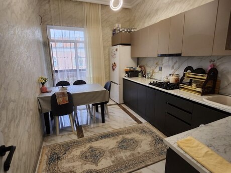 2 otaq · 70 m² · 2/3 mərtəbə, Bakıxanov