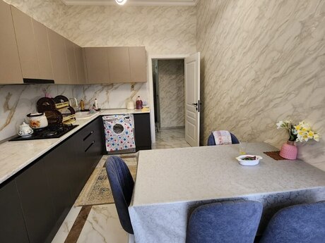 Bakıxanovda 2 otaqlı yeni tikili mənzil satılır, 70 m², 120 000 AZN, şəkil 2 / 12