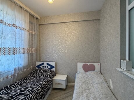 Qurtuluş 93 kompleksində 3 otaqlı yeni tikili mənzil satılır, 54 m², 84 000 AZN, şəkil 3 / 8