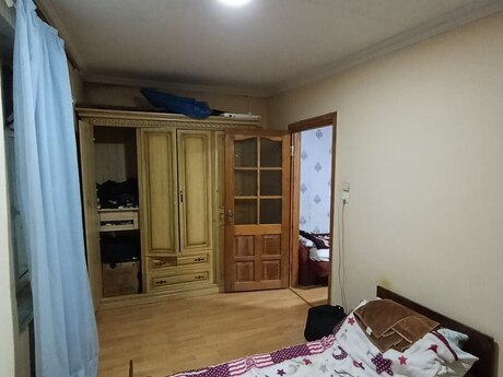 İnşaatçılarda 3 otaqlı köhnə tikili mənzil kirayə verilir, 70 m², 200 AZN/ay, şəkil 2 / 6