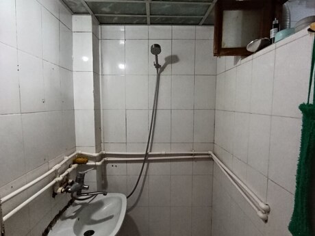 İnşaatçılarda 3 otaqlı köhnə tikili mənzil kirayə verilir, 70 m², 200 AZN/ay, şəkil 4 / 6