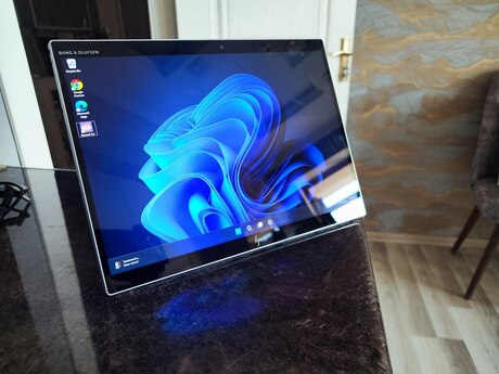 HP Elite x2 g8
