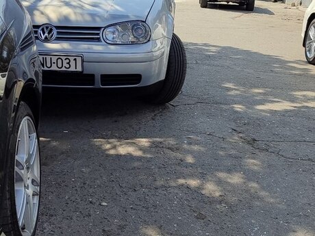 Volkswagen Golf, 1999 il