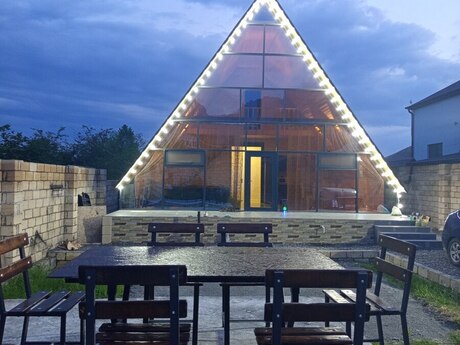 Bağ evi kirayə verilir, Qəbələ ş. Bağ evi kirayə verilir, Qəbələ ş.