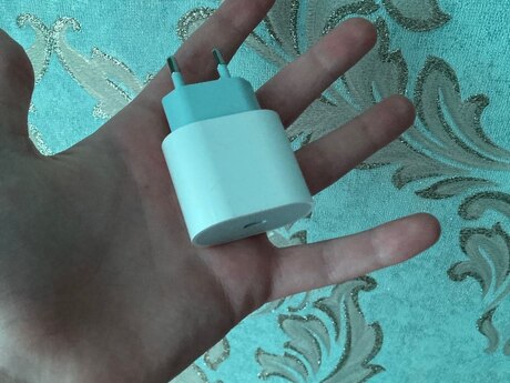 Adapter Apple iPhone (20w) Adapter Apple iPhone (20w)