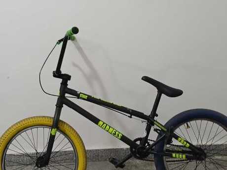 Velosiped BMX